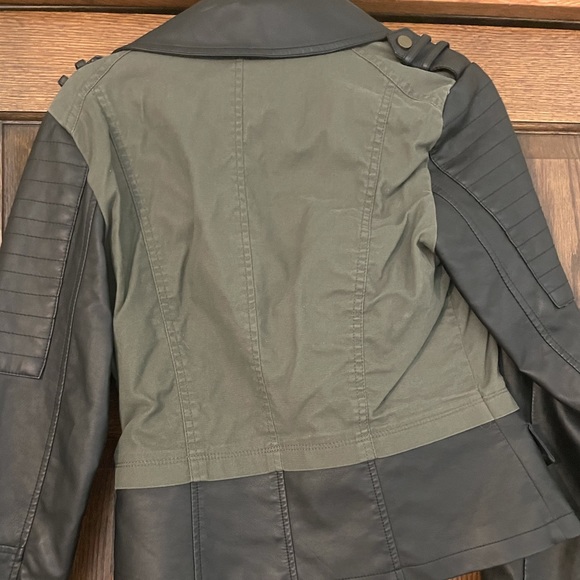 Jacket - Picture 2 of 7